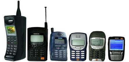 A row of old cell phones

Description automatically generated